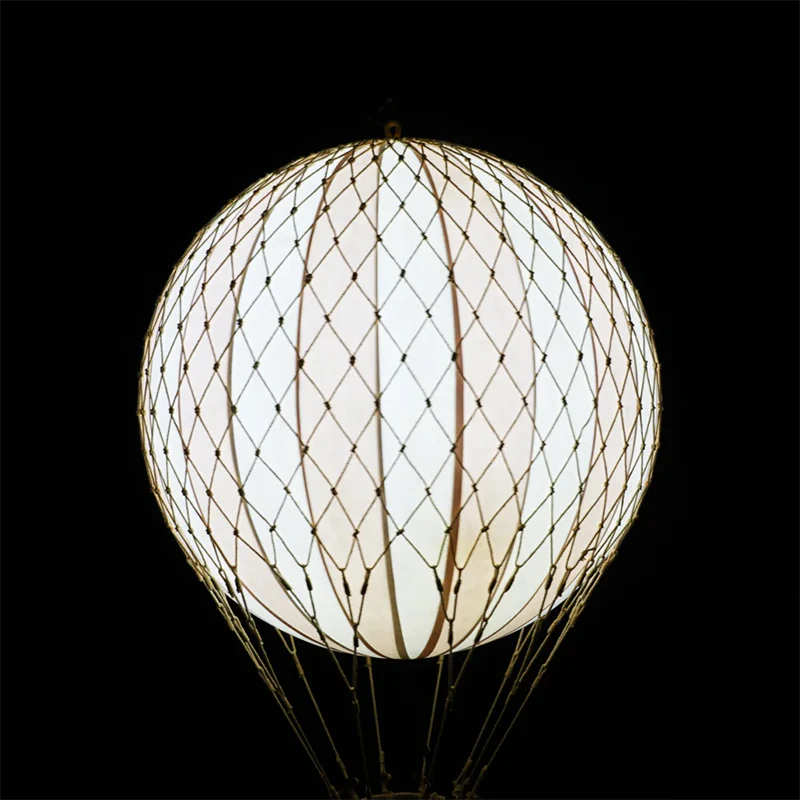 Authentic Models LED Deko Ballon mittel 'Travels Light' Pink Light - Image 3