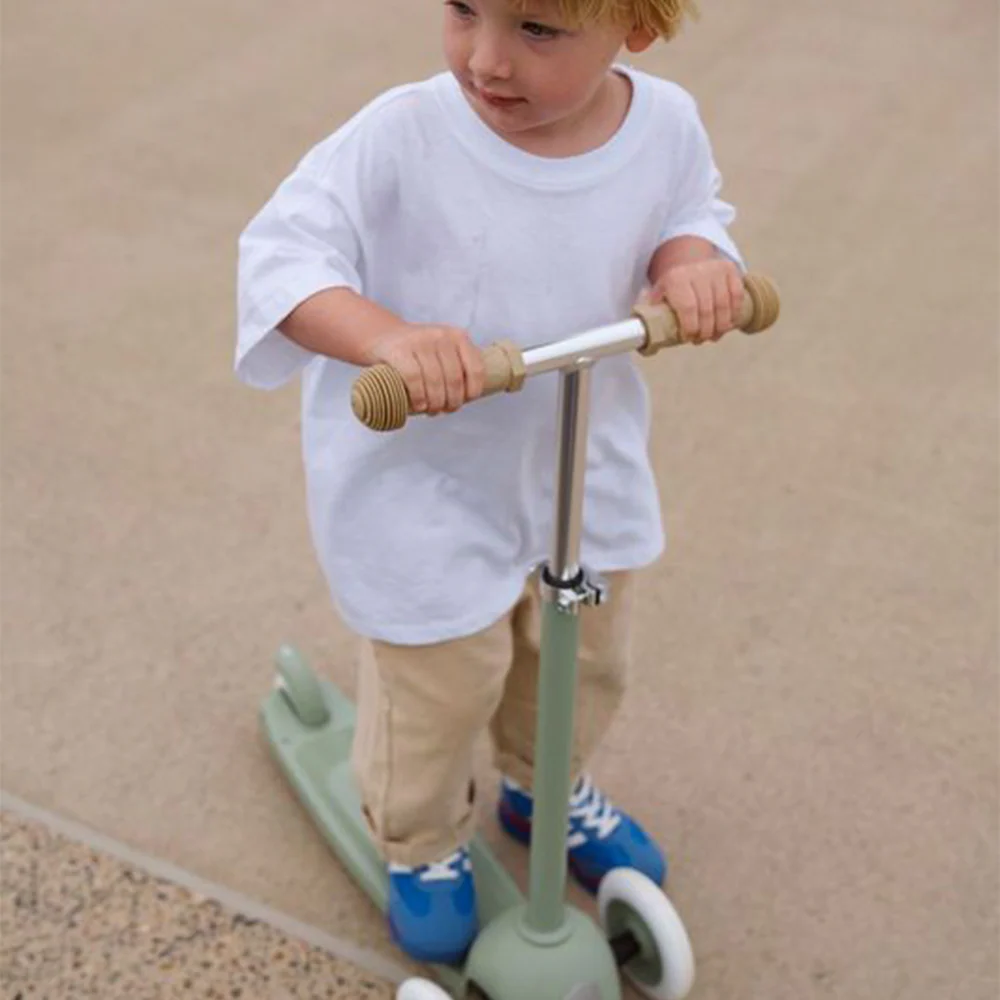 Banwood  Scooter 'Vintage Eco' Olive - Image 2