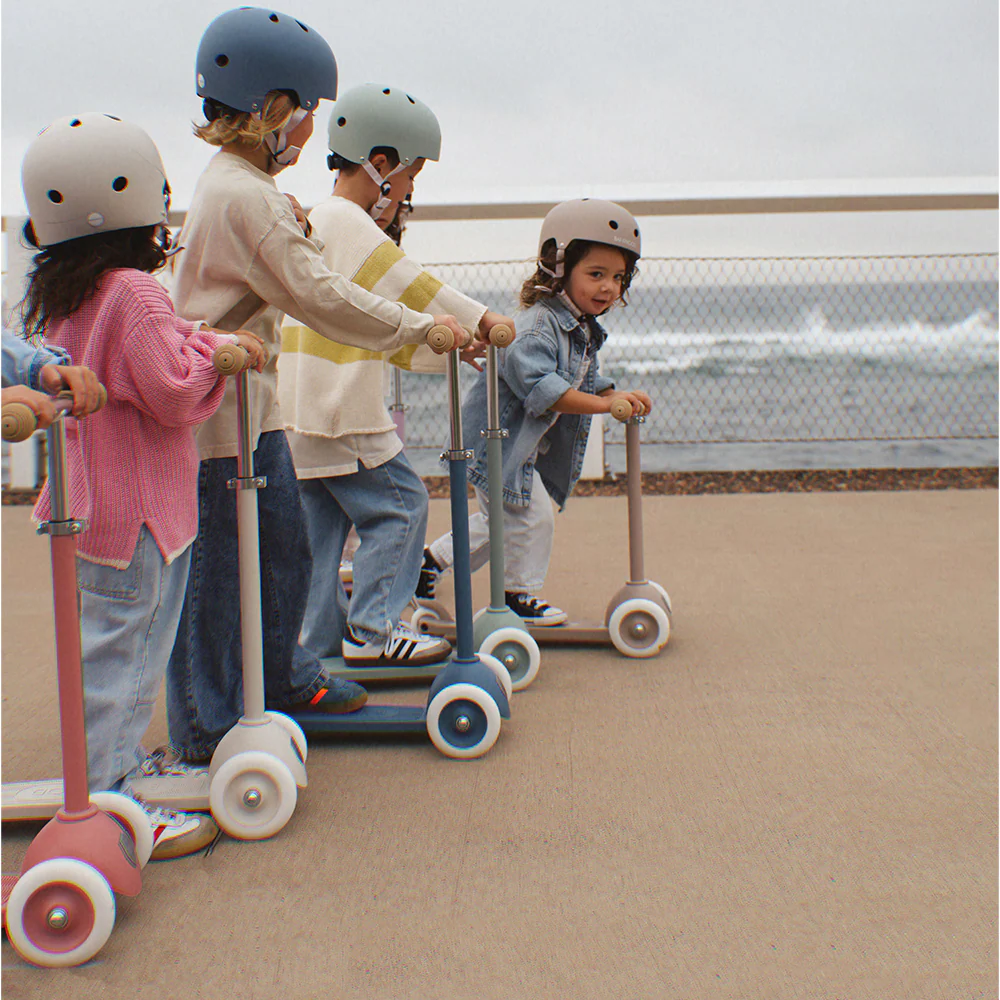 Banwood  Scooter 'Vintage Eco' Raspberry - Image 16