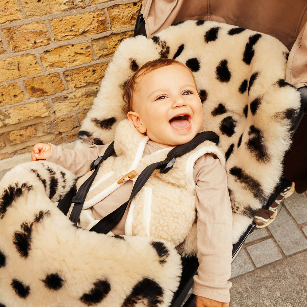 BINIBAMBA  Schaffell Kinderwagen Fusssack für alle Gurtsysteme Leopard - Image 3