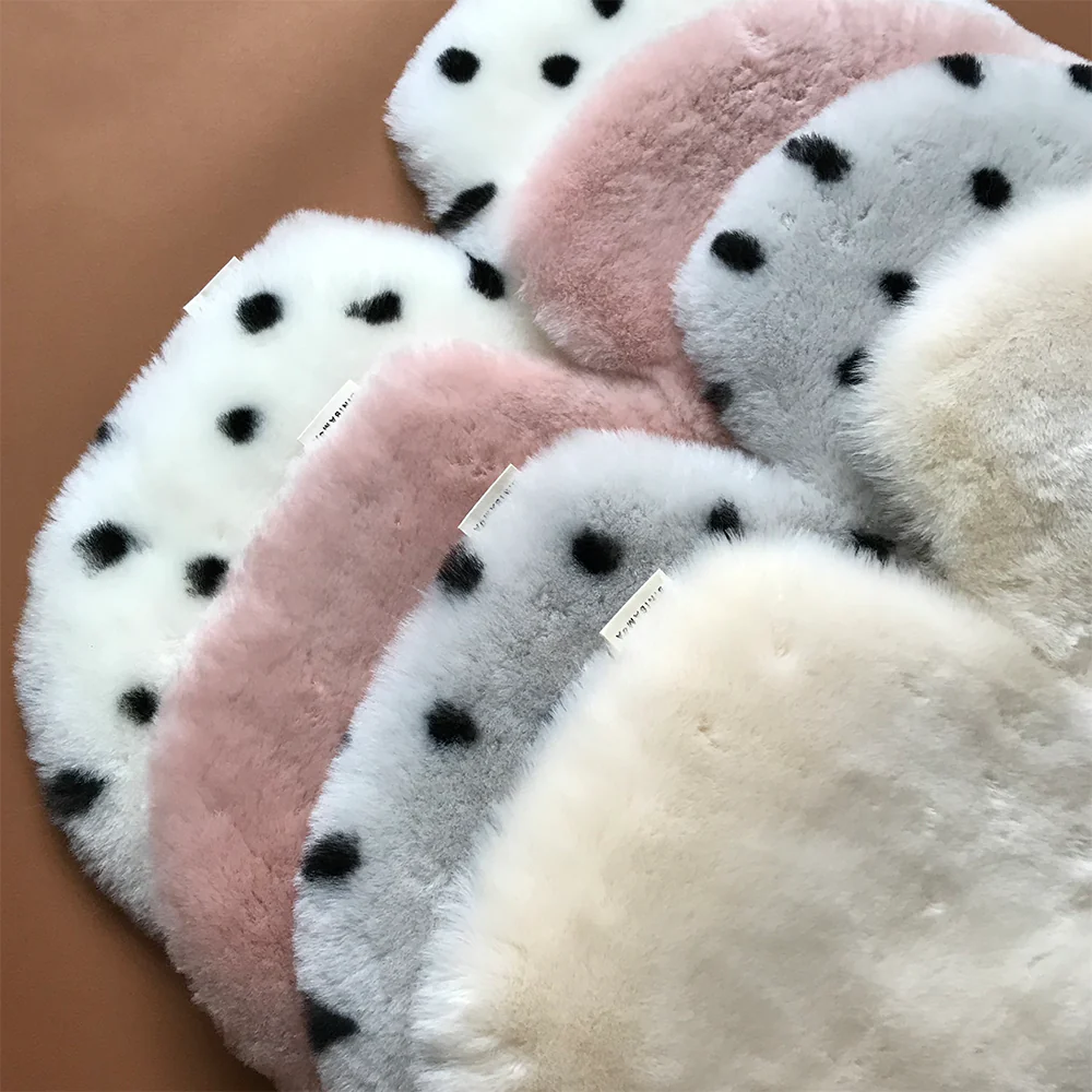 BINIBAMBA  Schaffell-Sitzauflage für alle Gurtsysteme Dalmatian - Image 9