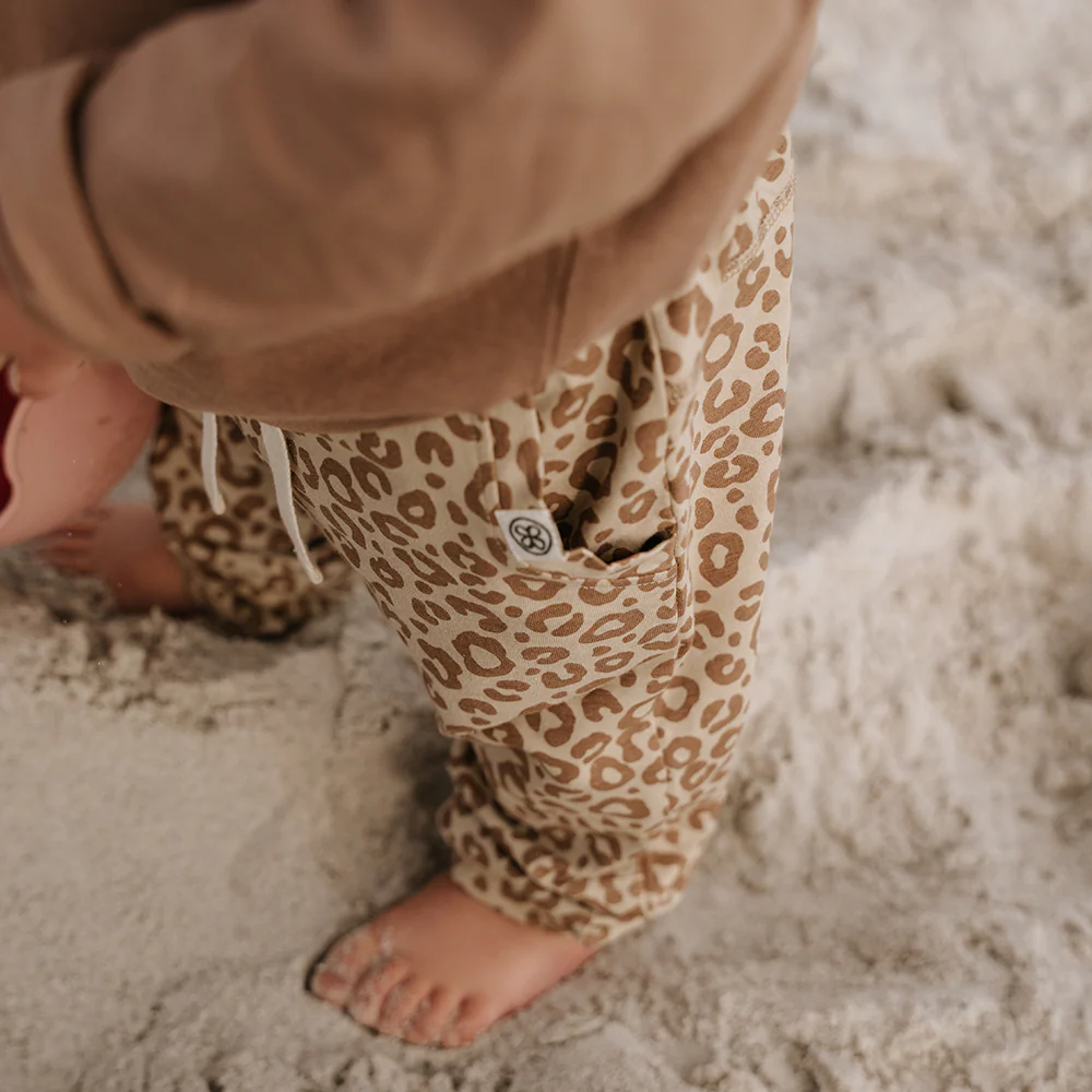 Cloby UV-Joggerhose Leopard Brown - Image 4