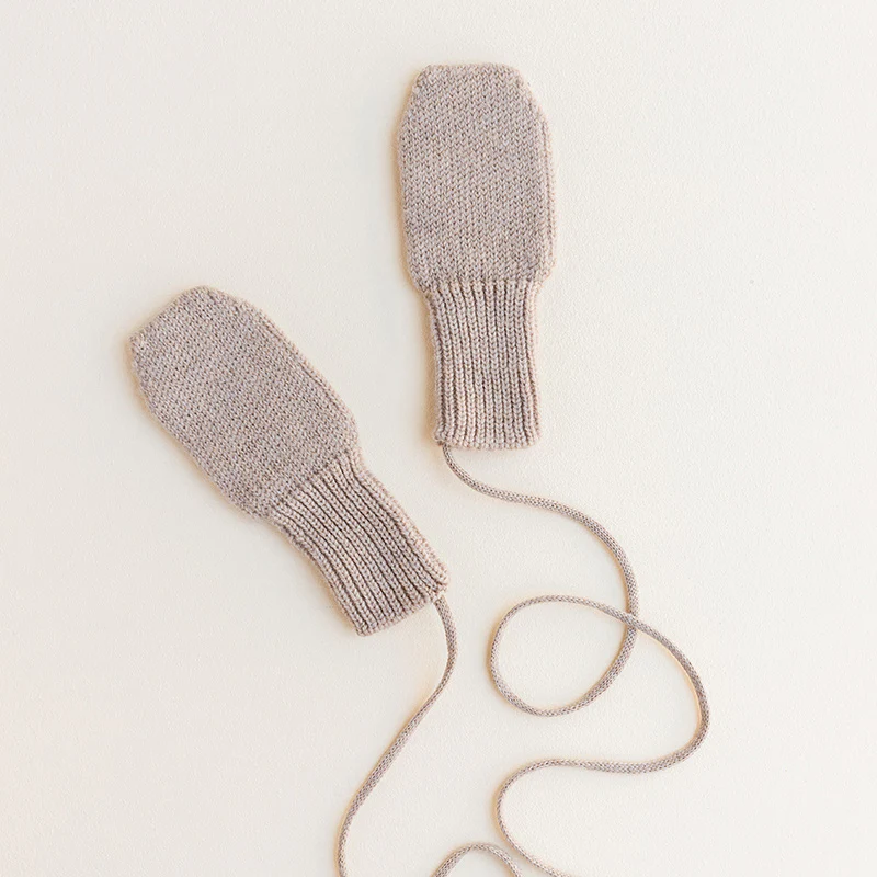 Hvid  Baby Strickfäustlinge/Handschuhe  Sand - Image 2