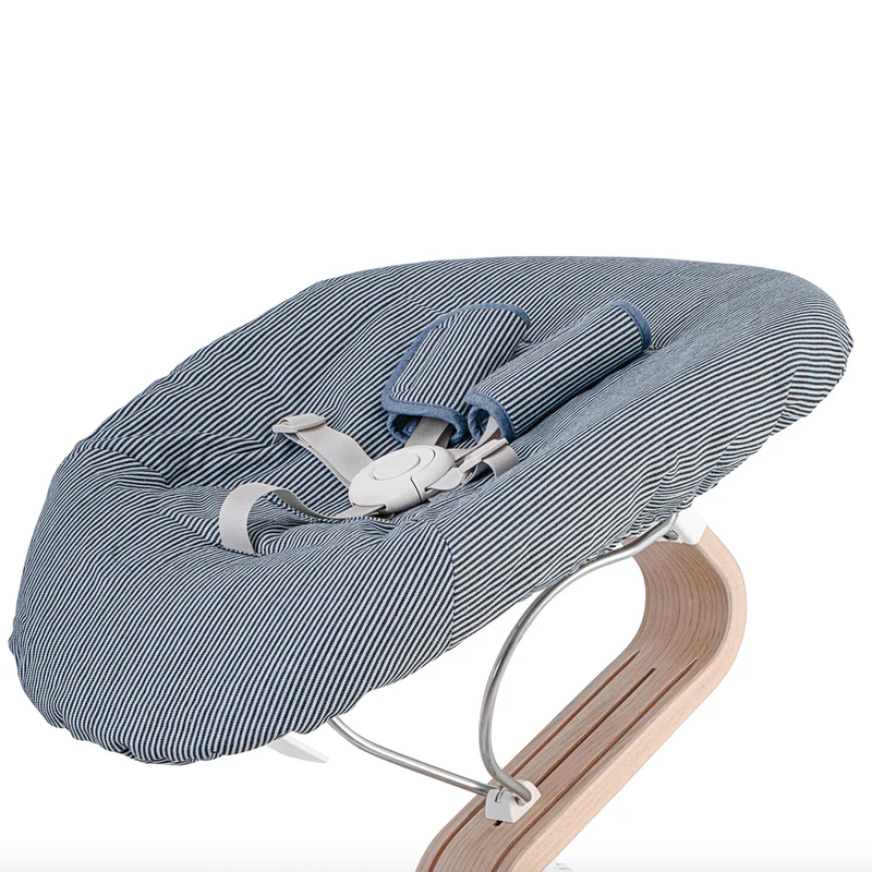 Stokke®  wendbarer Matratzenbezug für den Nomi Babyaufsatz  Chambray/Striped - Image 2