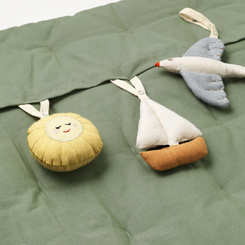 Dear April Bestickte Spielmatratze 'Meri' Sailboats - Image 5