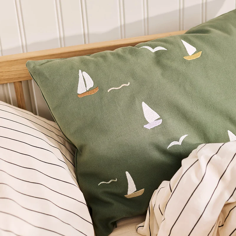 Dear April Besticktes Kissen 'Cinna' Sailboats - Image 3