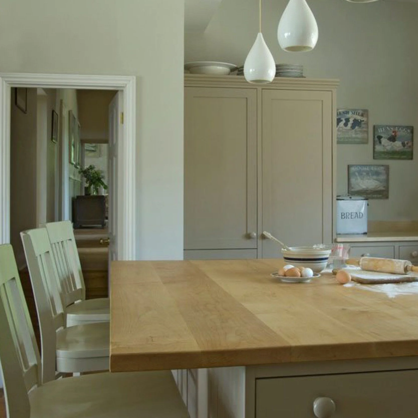 Farrow & Ball  Estate Emulsion  Shaded White 201 - Image 4