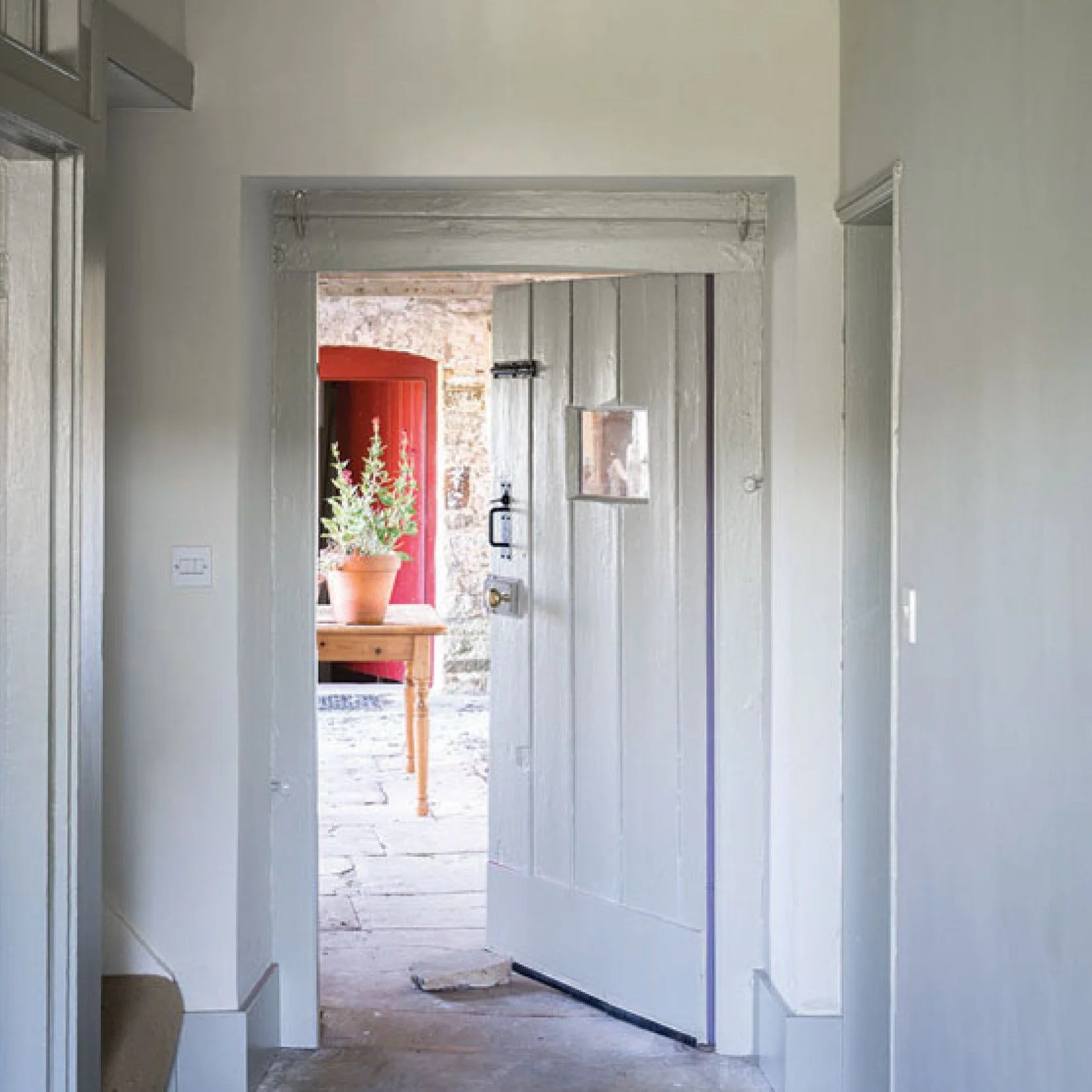 Farrow & Ball  Estate Emulsion  Shadow White 282 - Image 4