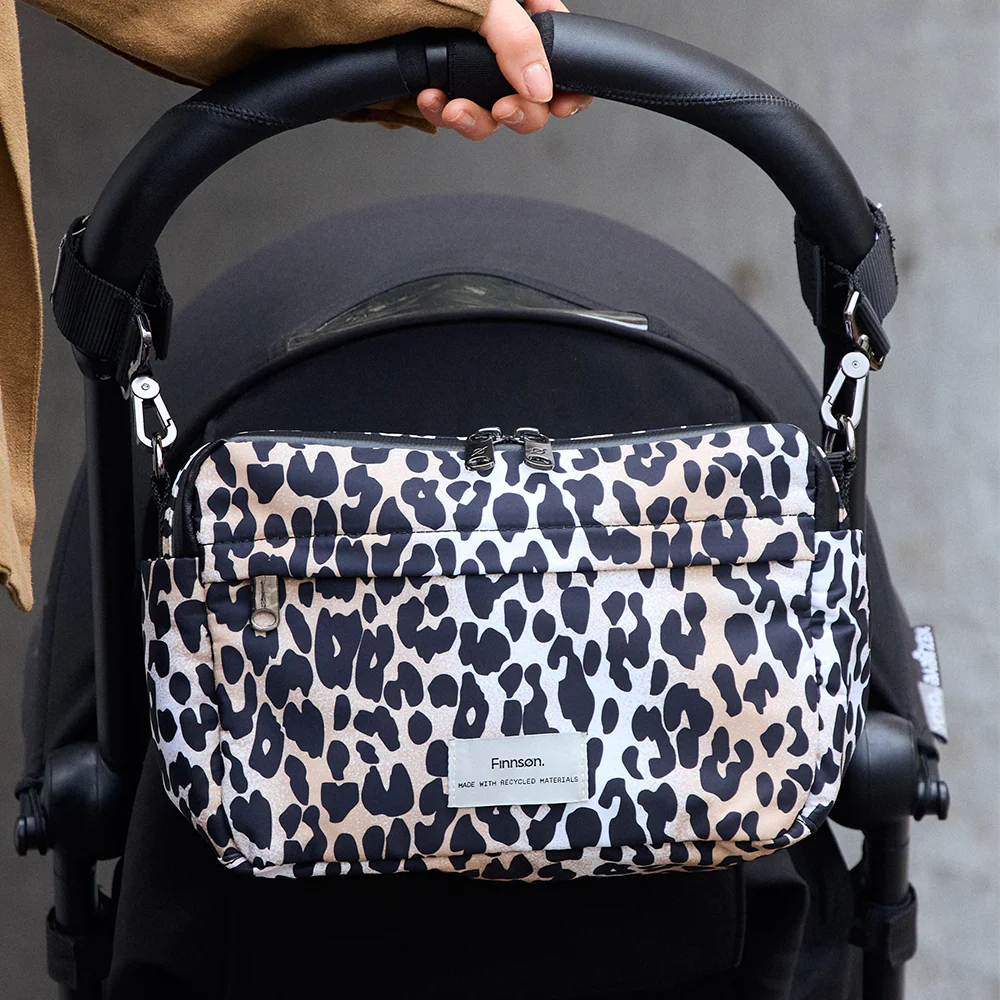 Finnsøn  Eco Kinderwagen Organizer mit Kinderwagenclips 'FRIDA' Leopard - Image 4