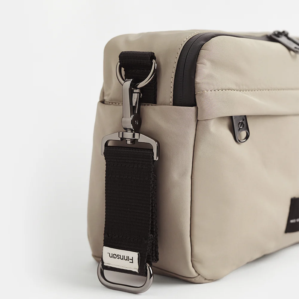 Finnsøn  Eco Kinderwagen Organizer mit Kinderwagenclips 'FRIDA' Taupe - Image 5
