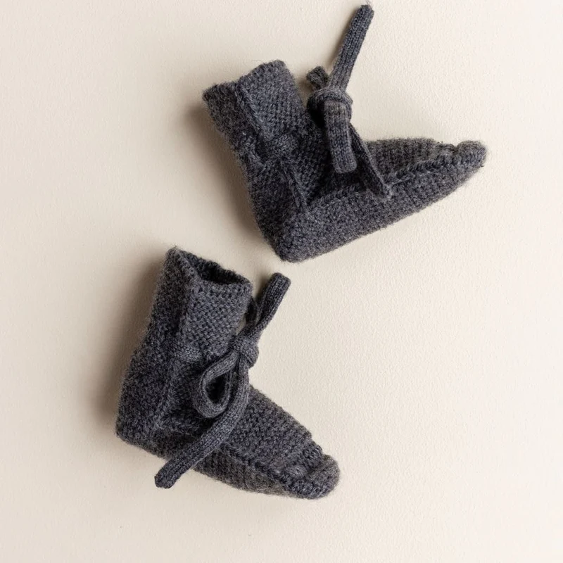 Hvid  Baby Strickschuhe Booties  Charcoal - Image 5