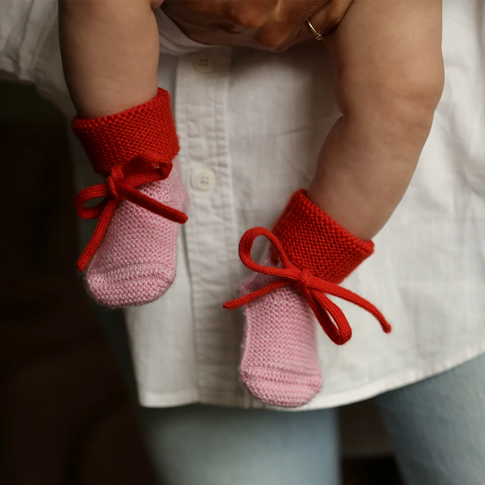 Hvid  Baby Strickschuhe Booties  Cotton Candy/Red - Image 2
