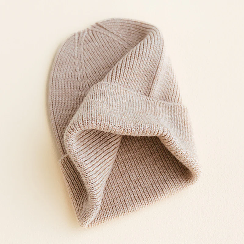 Hvid  Newborn Beanie Fonzie Sand - Image 3