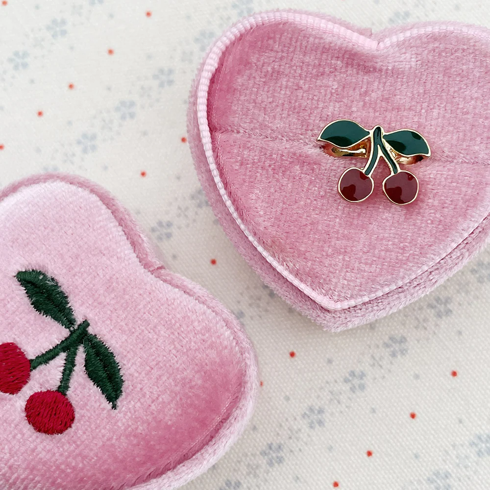 Konges Sløjd Ring mit Schatulle 'Love Rings' Cherry - Image 5