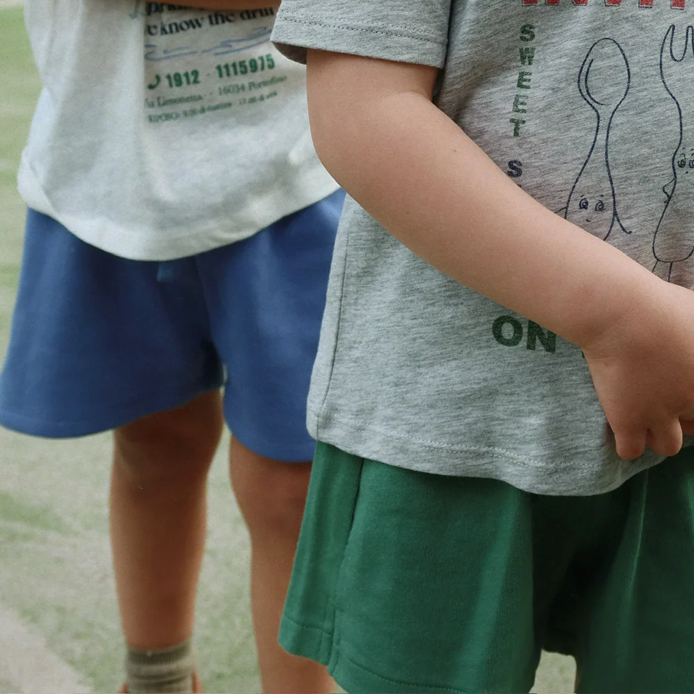 Konges Sløjd Shorts aus Baumwolle 'Spotty' Dark Ivy - Image 2