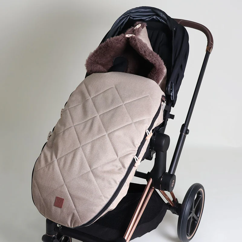 Lammfell Kinderwagenfusssack 'TOFFEE'  Sand Melange - Image 4