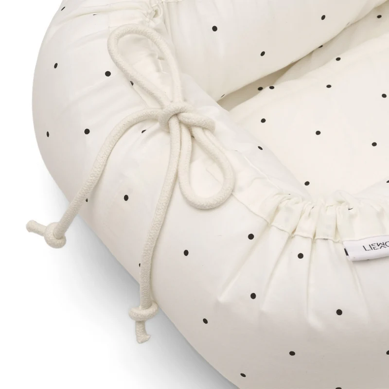 Liewood  Babynest 'Gro'  Classic Dot / Creme de la Creme - Image 4
