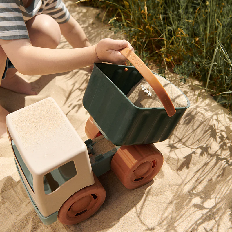 Liewood Lastwagen für den Sand 'Beck' Peppermint Multi Mix - Image 2