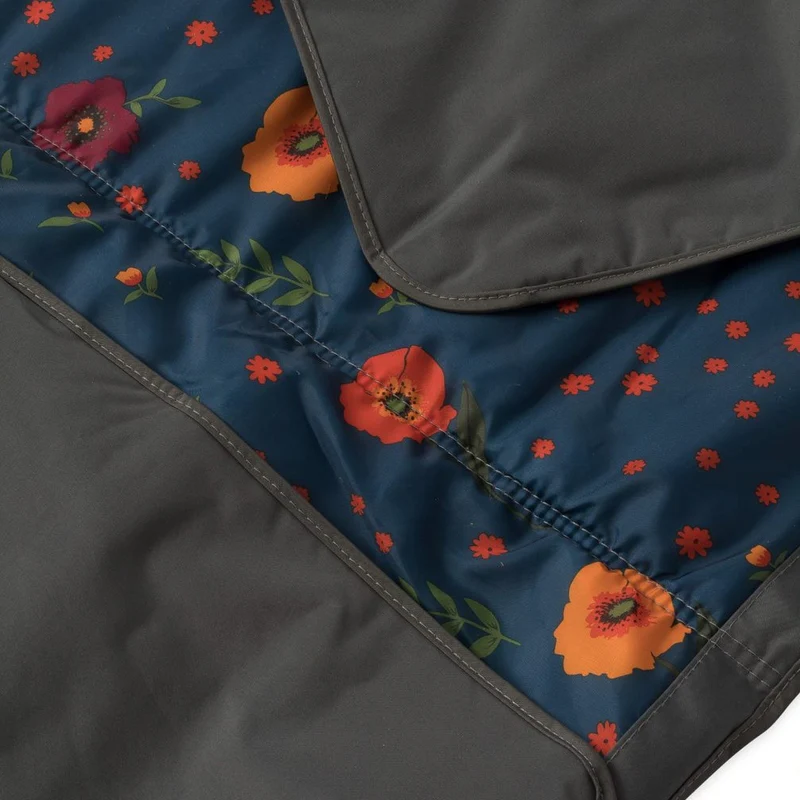 Little Unicorn  Picknickdecke Gross  Midnight Poppy - Image 5