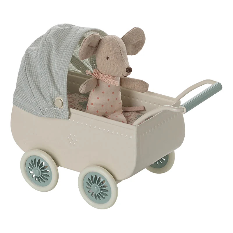 Maileg  Kinderwagen mit Babymaus Mint - Image 3