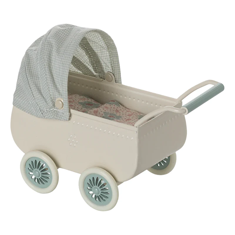 Maileg  Kinderwagen mit Babymaus Mint - Image 4