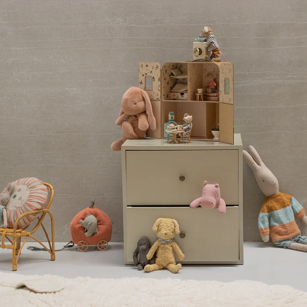 Maileg Mäusehaus 'SuitCasa' Kleine Schwester und Bruder Maus - Image 4