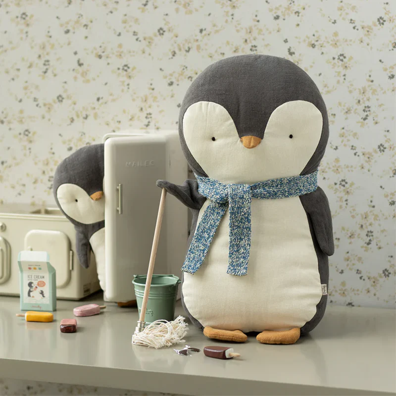 Maileg Penguin Medium - Image 2