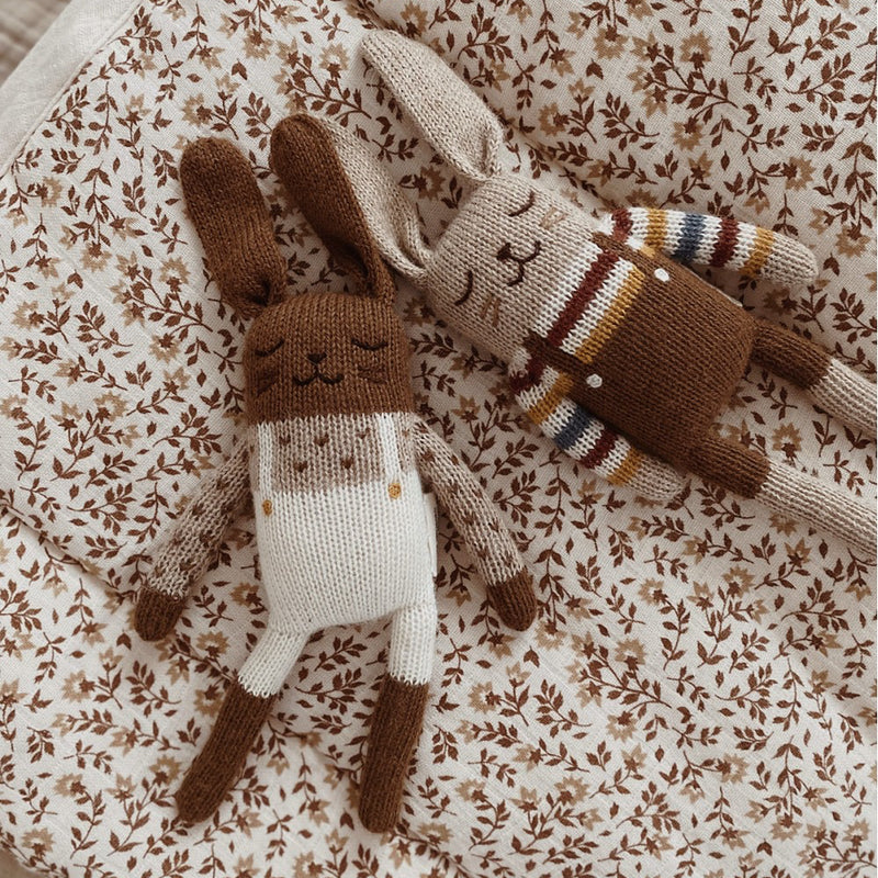 Main Sauvage  Strickkuscheltier 'Bunny'  Rainbow Sweater - Image 3