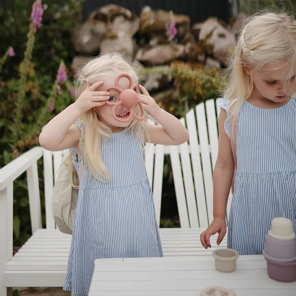 Mushie Beissring mit Rassel 'Daisy' Dusty Rose - Image 3