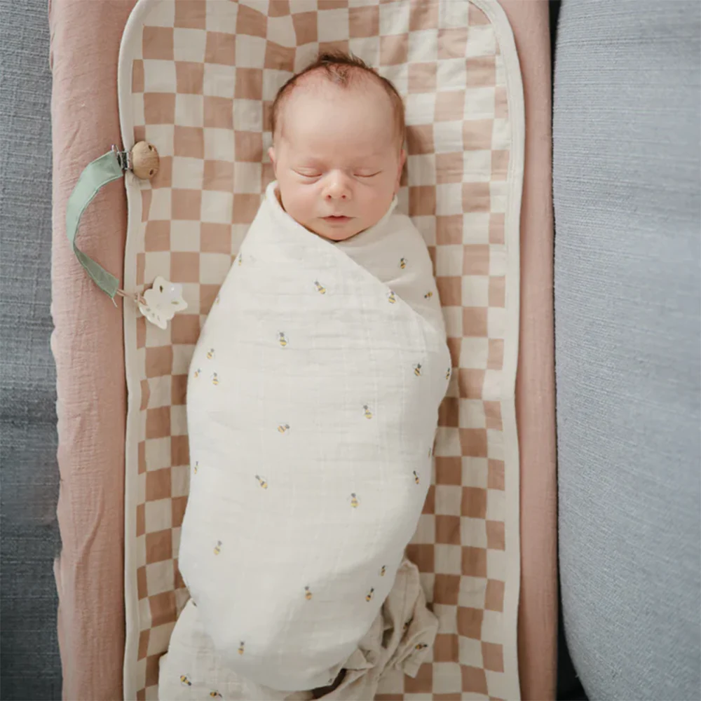 Mushie  Musselin Swaddle  Bees - Image 3