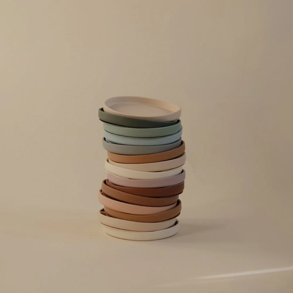 Mushie  Silikon Teller mit Saugnapf 'Classic' Shifting Sand - Image 6
