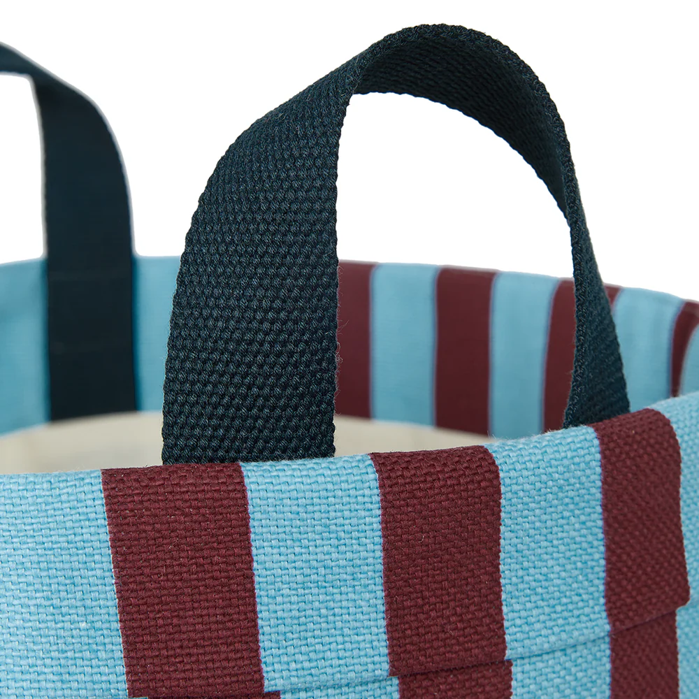 Nobodinoz  Grosser runder Aufbewahrungskorb Burgundy Blue Stripes - Image 2