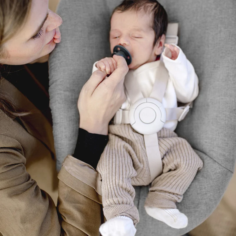 Ausstellungsstück Stokke®  Hochstuhl Nomi® Babyaufsatz Grey/Pink - Image 2