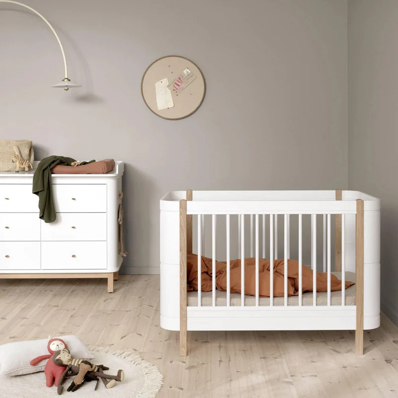 Oliver Furniture  Wood Mini+ Babybett inkl. Umbauset Juniorbett  Weiss/Eiche - Image 5
