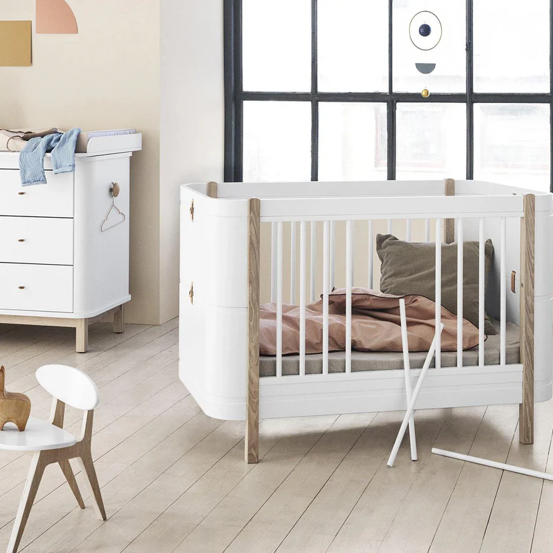 Oliver Furniture  Wood Mini+ Babybett inkl. Umbauset Juniorbett  Weiss/Eiche - Image 8