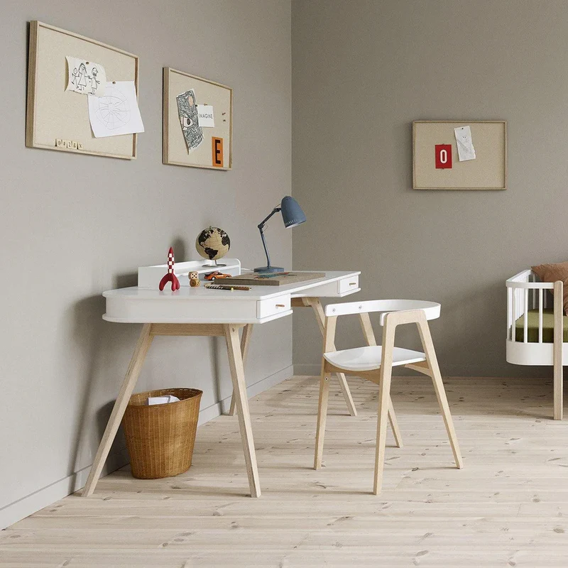 Oliver Furniture  Kinder Schreibtisch Wood 66cm & Armlehnstuhl Set  Weiss/Eiche - Image 2