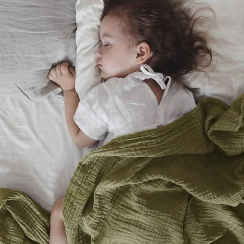 Petit Stellou Mulltuch Nooshi Blanket Olive - Image 2