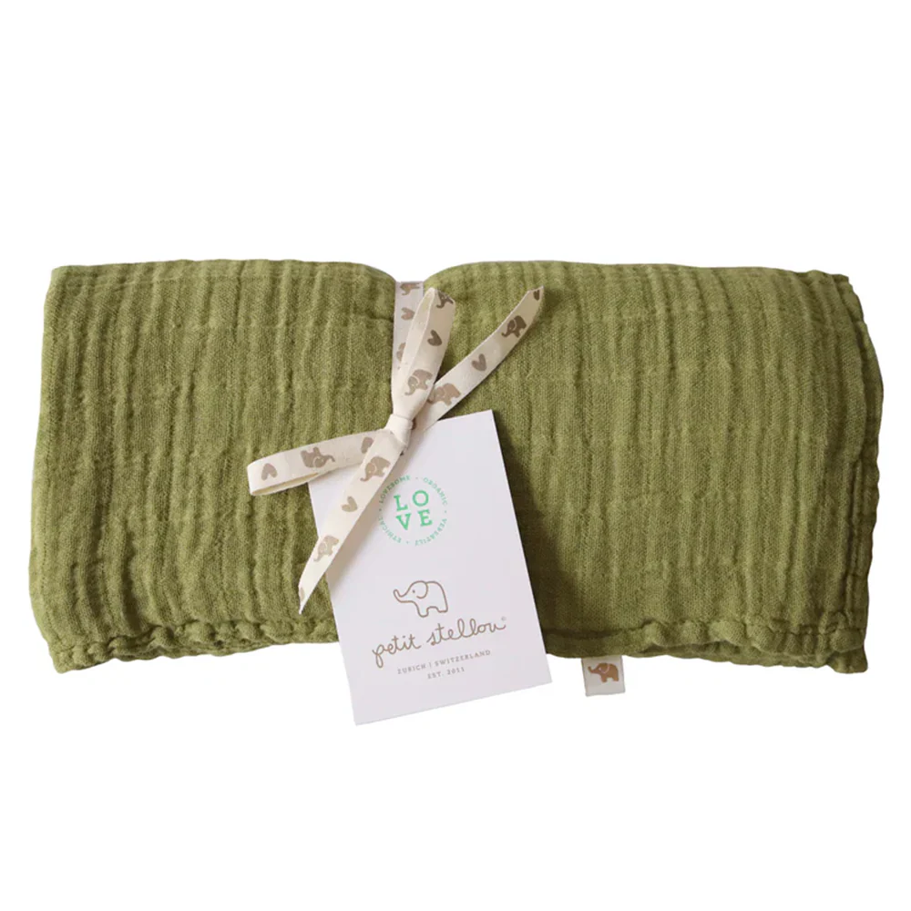 Petit Stellou Mulltuch Nooshi Blanket Olive - Image 3