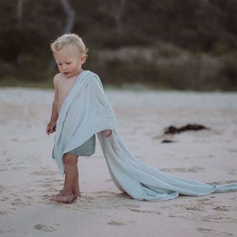Petit Stellou Mulltuch Nooshi Blanket Seafoam - Image 2