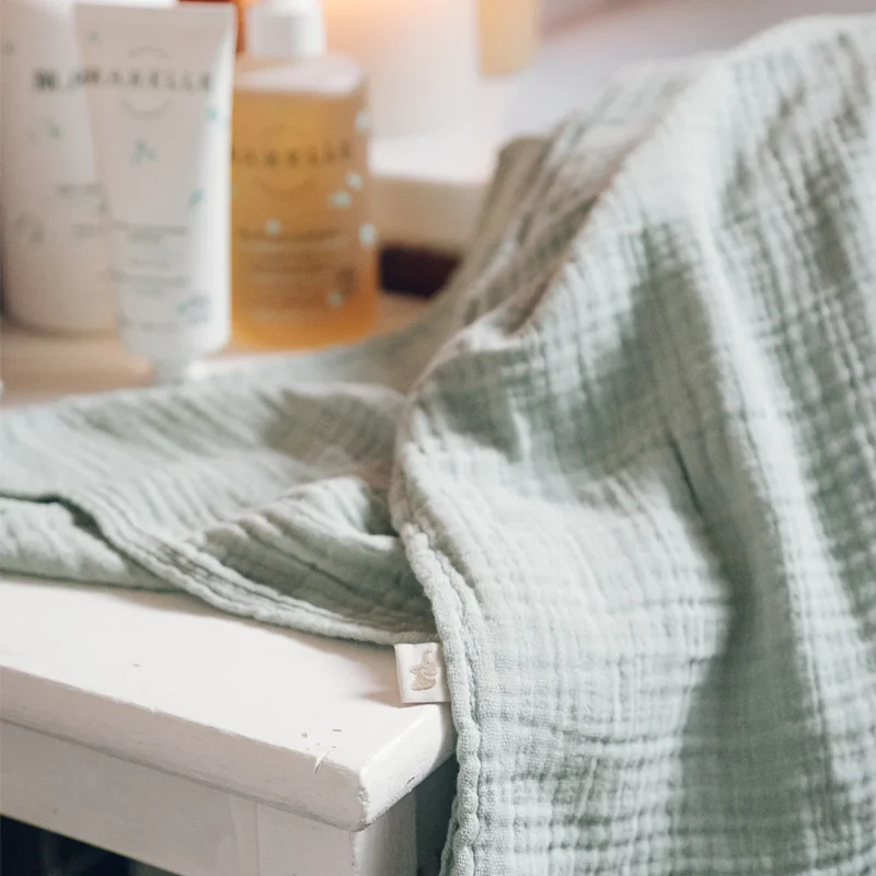 Petit Stellou Mulltuch Nooshi Blanket Seafoam - Image 4