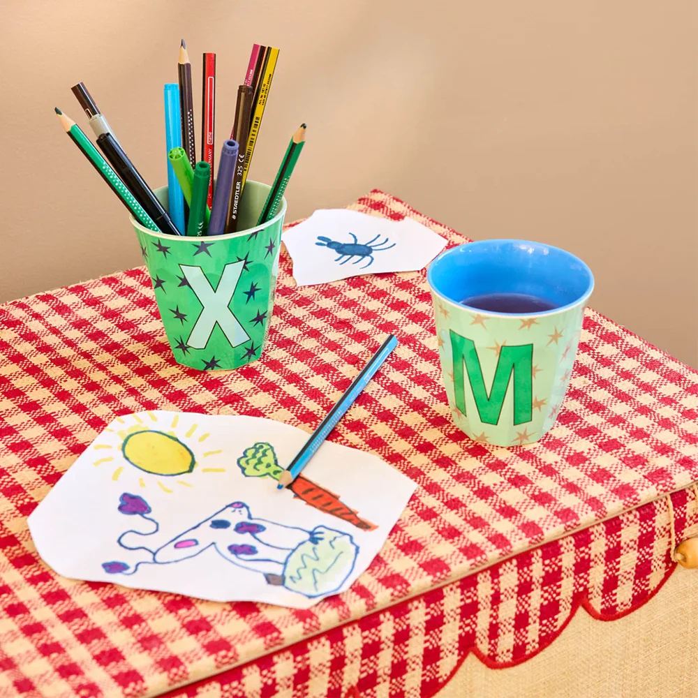 Rice  Melamin Becher Mittel 'Buchstabe M' Stars Green - Image 2