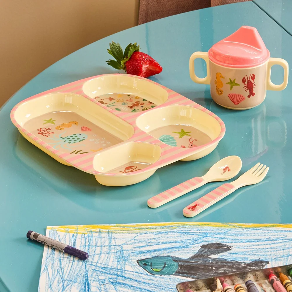 Rice Melamin Kinderteller mit 4 Fächer 'Ocean' Coral - Image 2