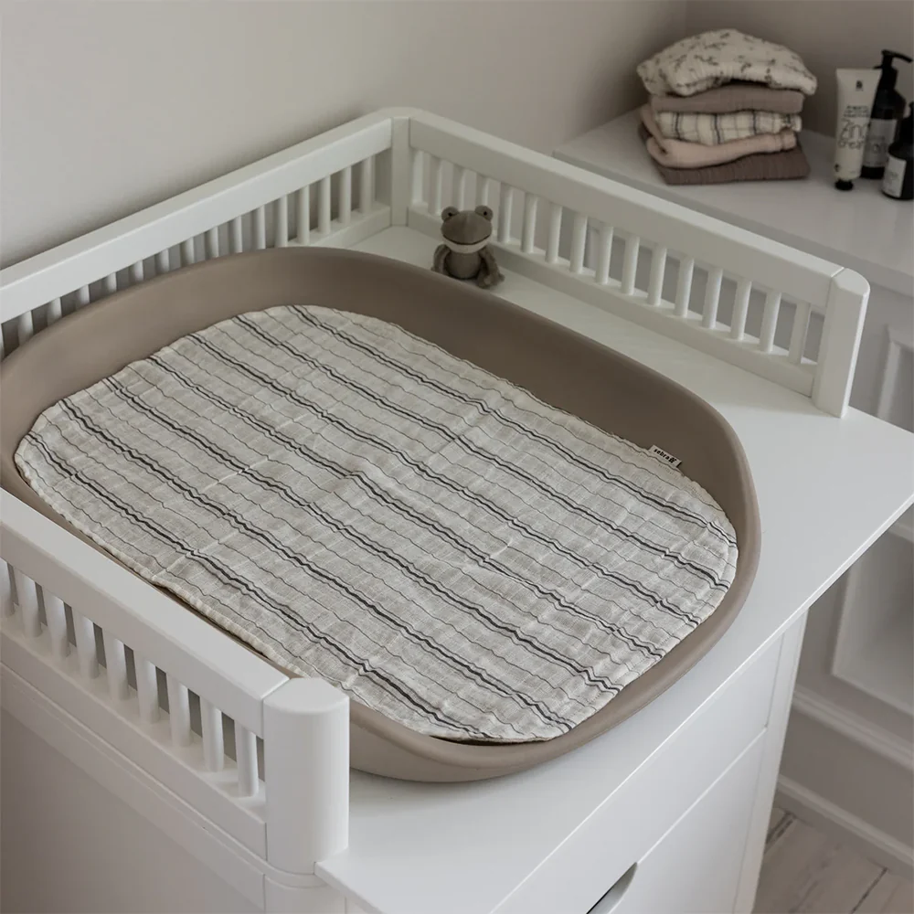 Sebra Musselin Wickelunterlage 2er-Set Cream Stripe - Image 3