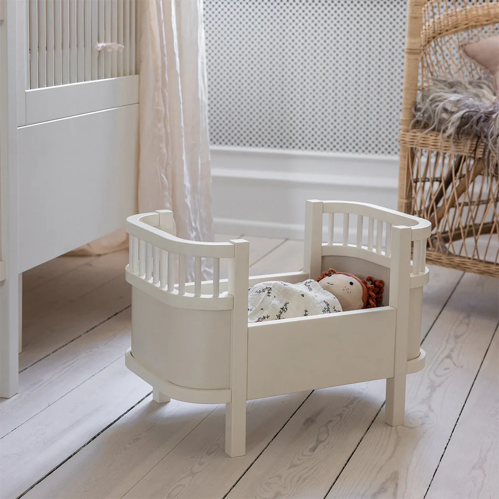 Sebra Puppenbett mit Matratze Classic White - Image 4