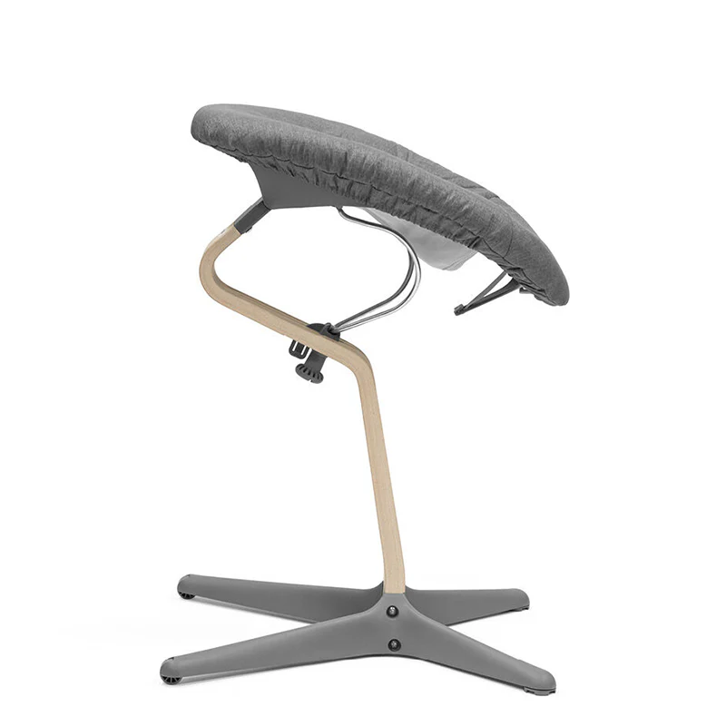 Stokke®  Nomi Hochstuhl Babyaufsatz & Matratzenbezug Grey /Grey Sand - Image 3