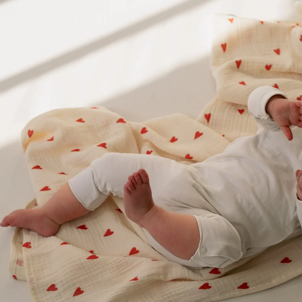 Studio Noos Swaddle 'Hearts' 120 x 120 cm Off White - Image 2