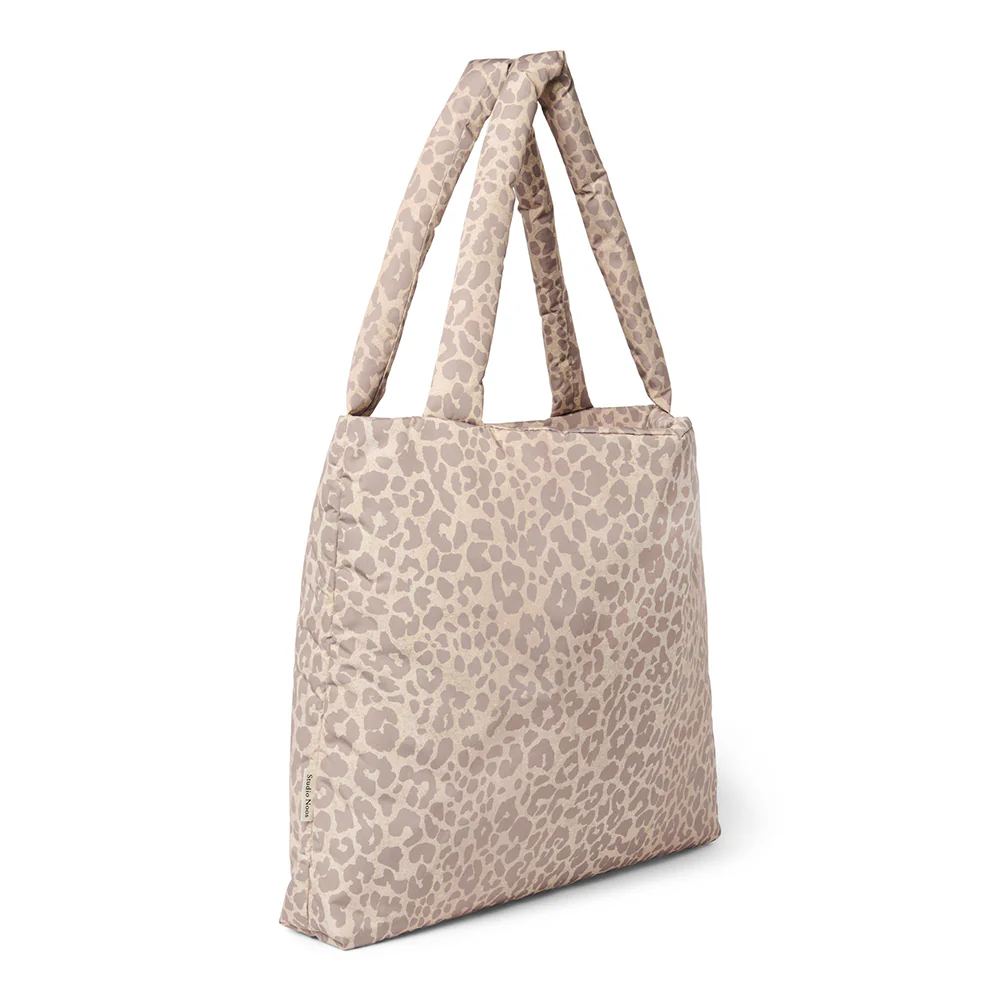 Studio Noos  Tragetasche 'Puffy Mom Bag' Beige Leopard - Image 4